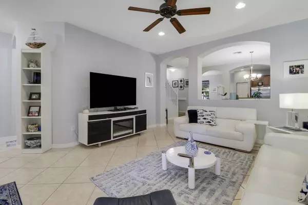 Jupiter, FL 33458,121 Seagrape DR 102