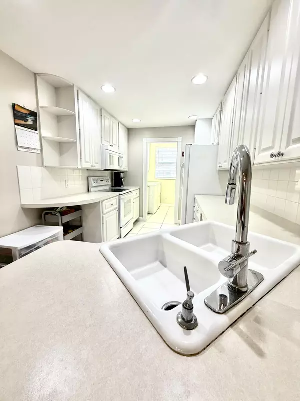 Palm Beach Gardens, FL 33410,488 Capistrano DR