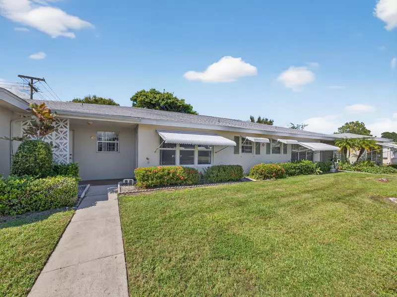 111 Lakes End DR B, Fort Pierce, FL 34982