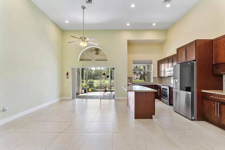7793 Highlands Cir, Margate, FL 33063