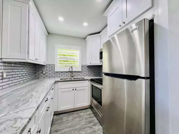 126 Sheffield F, West Palm Beach, FL 33417