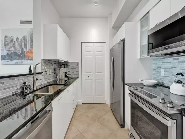 Boynton Beach, FL 33435,625 Casa Loma BLVD Ph 06