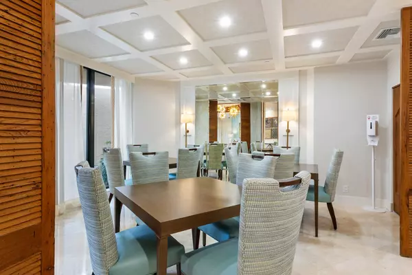 Jupiter, FL 33477,3322 Casseekey Island RD 301