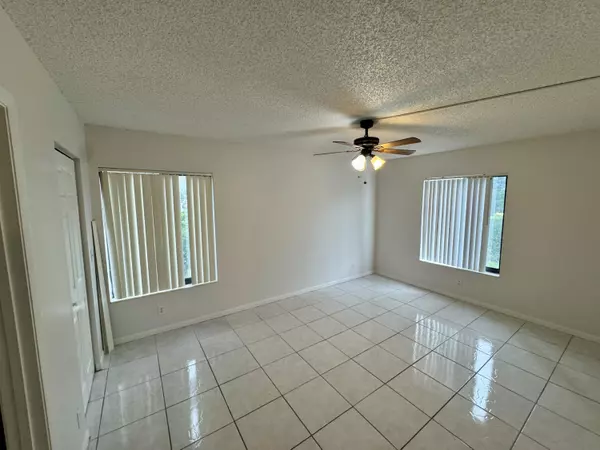 West Palm Beach, FL 33409,1111 Green Pine BLVD Apt H1