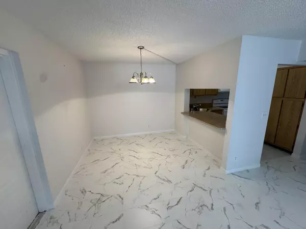 West Palm Beach, FL 33409,1111 Green Pine BLVD Apt H1