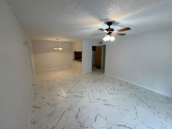 West Palm Beach, FL 33409,1111 Green Pine BLVD Apt H1