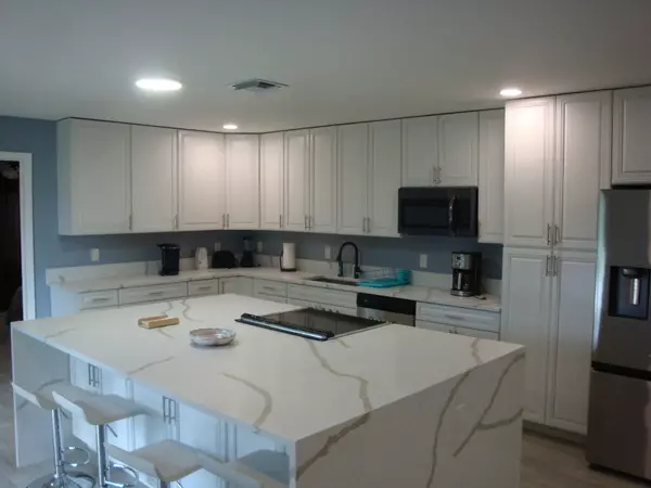 Lake Worth, FL 33461,1415 Lake Victoria DR