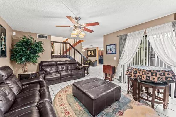 Palm Springs, FL 33461,145 Woodland RD