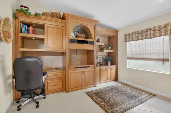 Boynton Beach, FL 33437,5297 Wycombe AVE