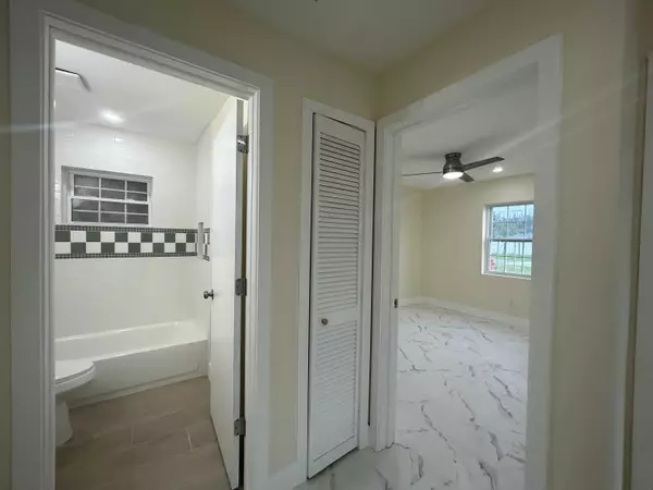 Fort Pierce, FL 34981,3176 S 25th ST