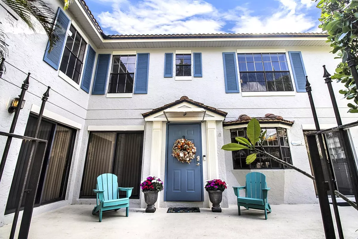 Palm Beach Gardens, FL 33418,386 Prestwick CIR 3