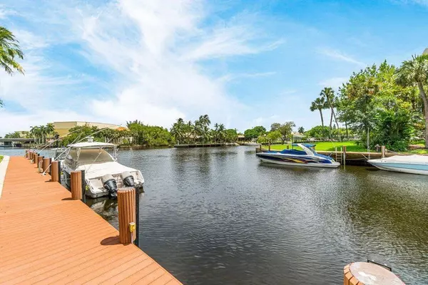 Boca Raton, FL 33432,8 Royal Palm WAY 2060