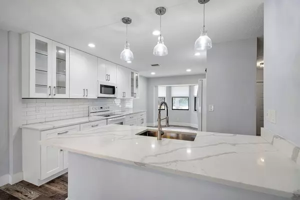 Deerfield Beach, FL 33442,624 N N Deer Creek North Shore DR