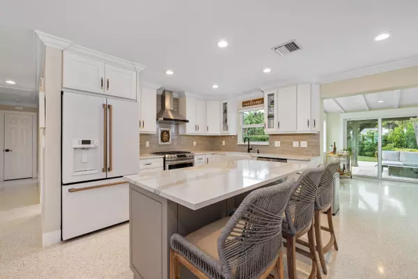 North Palm Beach, FL 33408,613 Flotilla LN