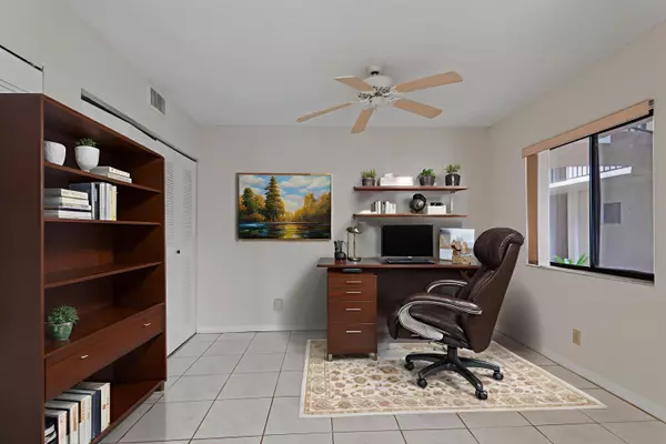 Delray Beach, FL 33484,5100 Las Verdes CIR 119