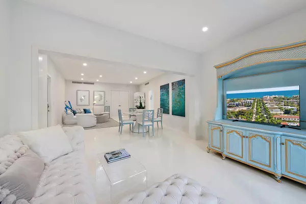 Palm Beach, FL 33480,300 S Ocean BLVD 2e