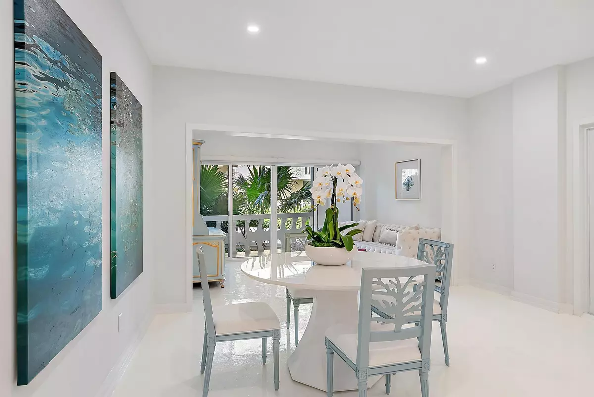 Palm Beach, FL 33480,300 S Ocean BLVD 2e