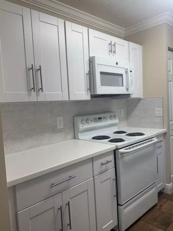 Jupiter, FL 33458,1139 Town Center DR 11