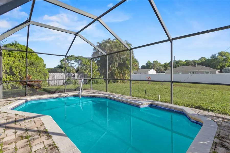 2192 SE Mandrake CIR, Port Saint Lucie, FL 34952