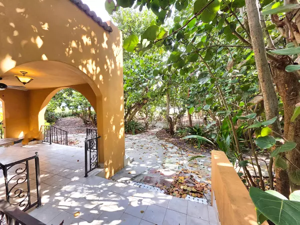 Hollywood, FL 33019,4200 N Surf RD