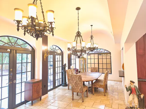 Hollywood, FL 33019,4200 N Surf RD