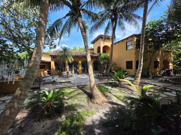 4200 N Surf RD, Hollywood, FL 33019