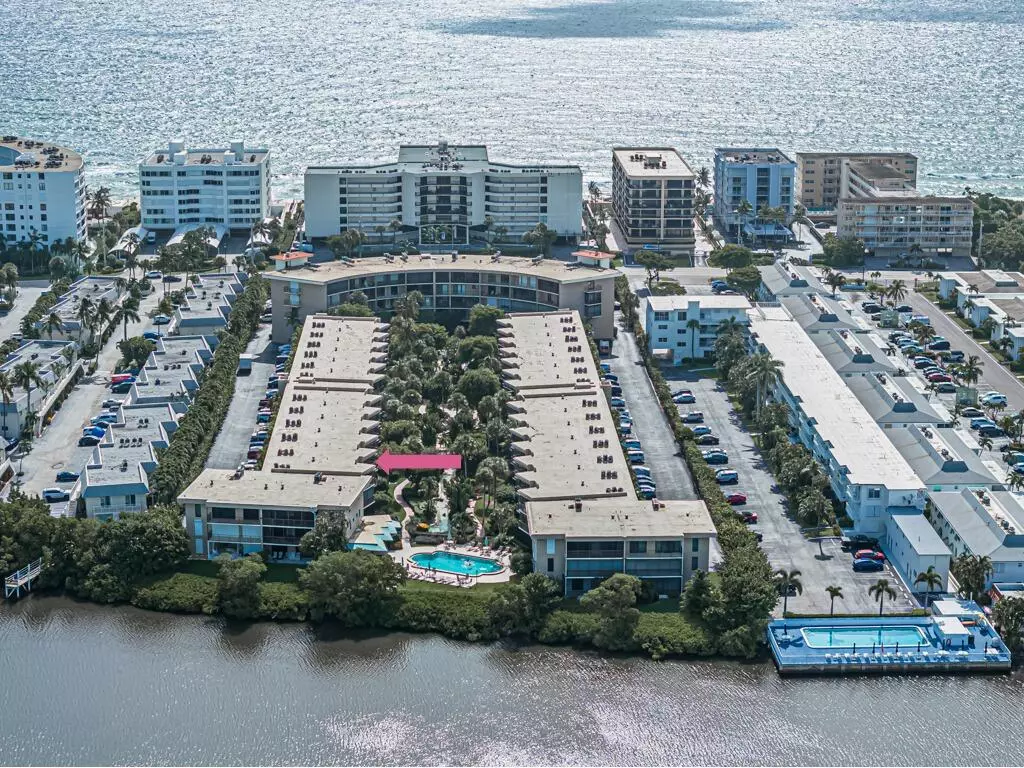South Palm Beach, FL 33480,3605 S Ocean BLVD 312