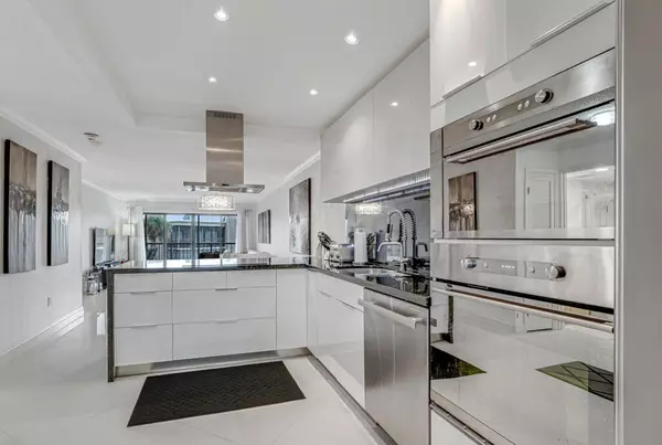 South Palm Beach, FL 33480,3605 S Ocean BLVD 312