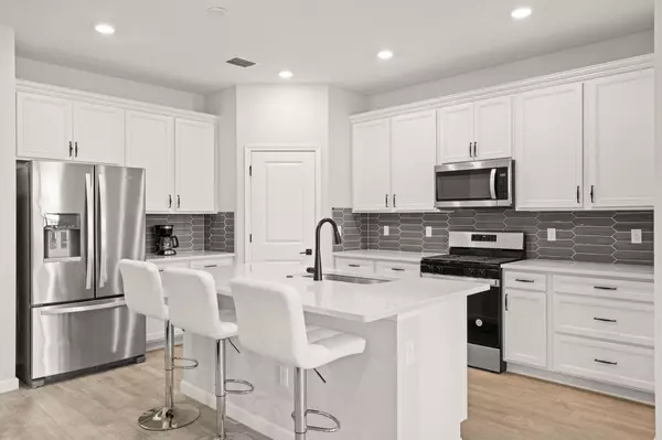 Port Saint Lucie, FL 34984,361 SE Filoli DR