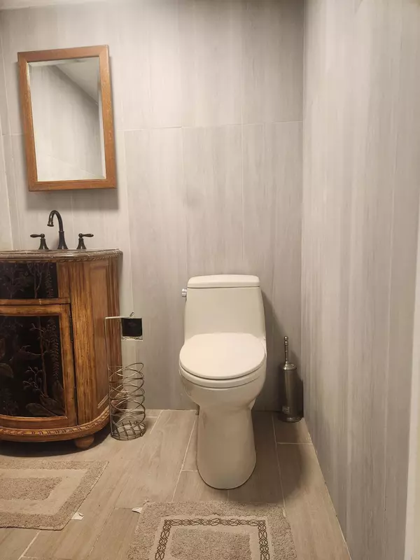 Pompano Beach, FL 33069,2180 NW 18th AVE A6