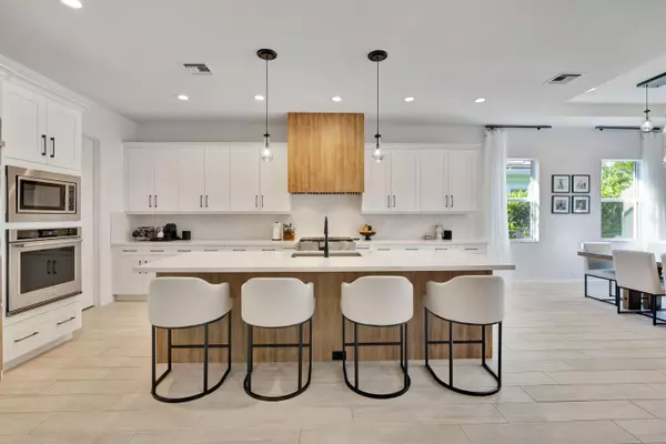 Palm Beach Gardens, FL 33412,9264 Crestview CIR