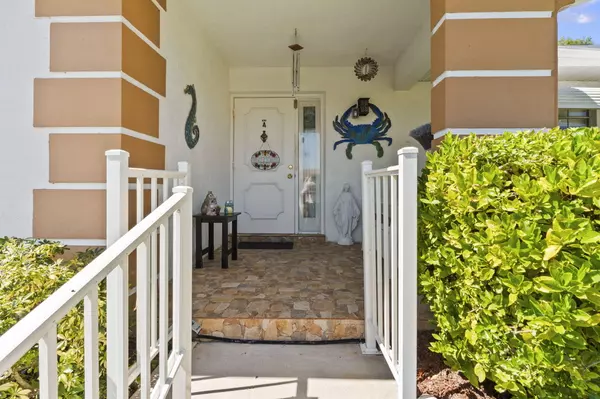 Fort Pierce, FL 34982,319 Colony LN A