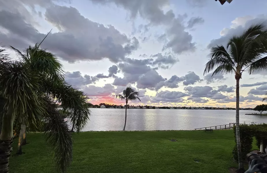 130 Ocean Cay WAY, Hypoluxo, FL 33462