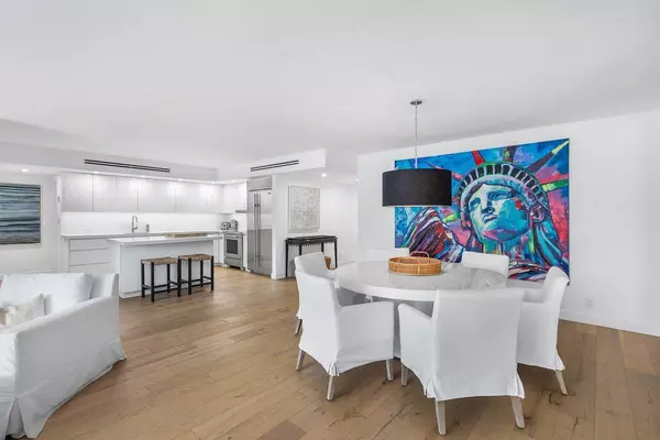 Palm Beach, FL 33480,100 Worth AVE 220