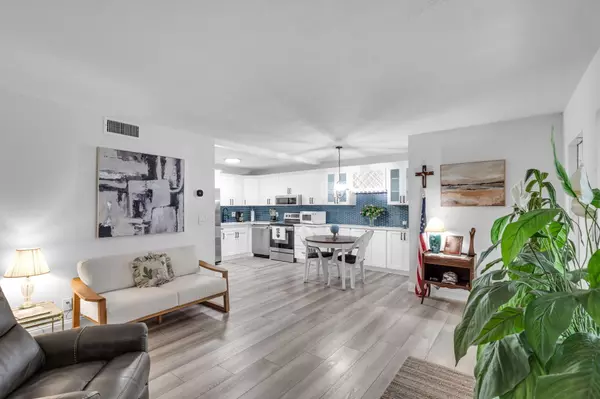 Greenacres, FL 33463,312 Knotty Pine CIR C-1