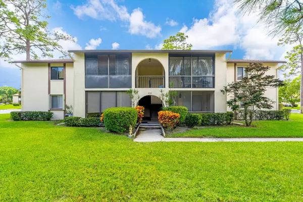 312 Knotty Pine CIR C-1, Greenacres, FL 33463
