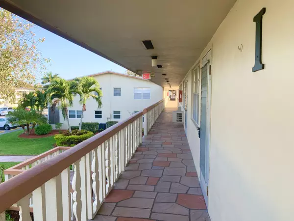 West Palm Beach, FL 33417,219 Bedford I