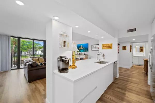 799 Jeffery ST 202, Boca Raton, FL 33487