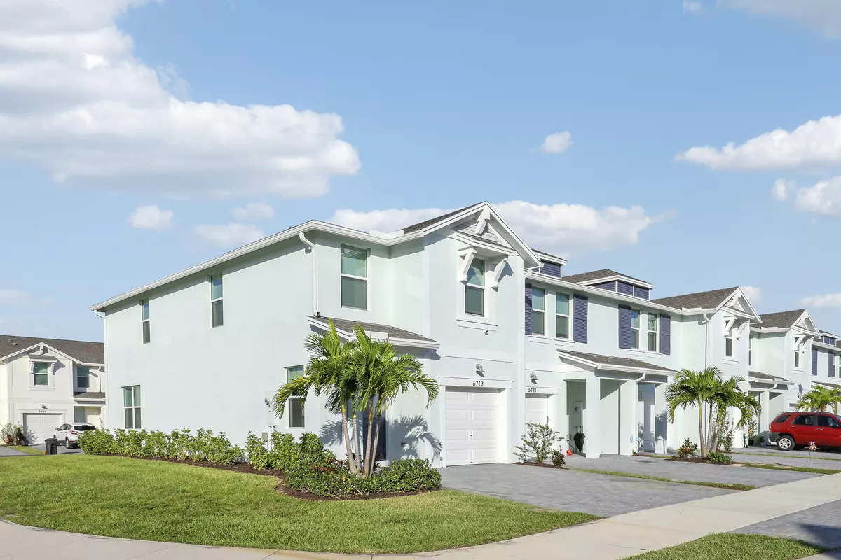 Stuart, FL 34997,5719 SE Edgewater CIR