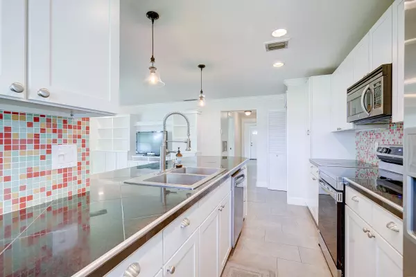 Boynton Beach, FL 33435,320 Main BLVD A