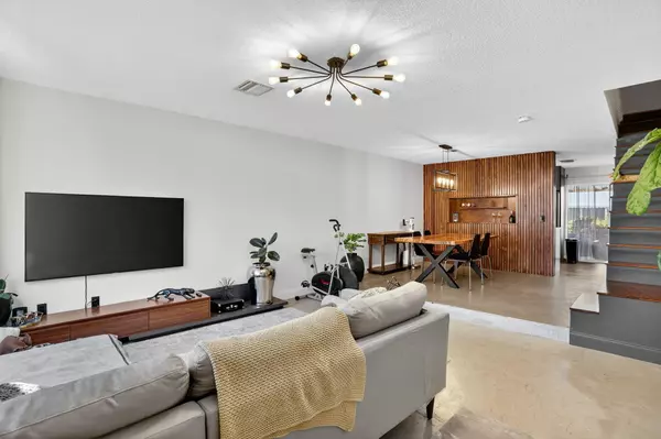 Tamarac, FL 33321,7232 Woodmont AVE 7232