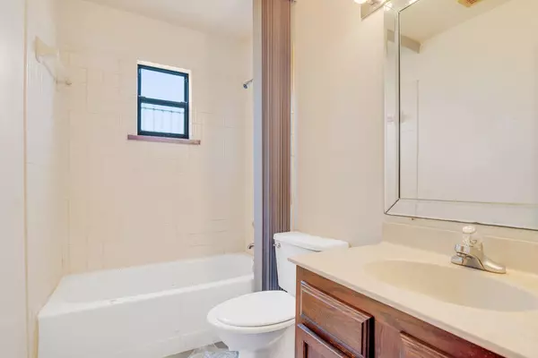 Port Saint Lucie, FL 34983,398 SW Ray AVE