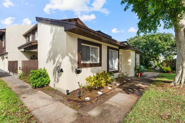 5312 Bosque LN 78, West Palm Beach, FL 33415