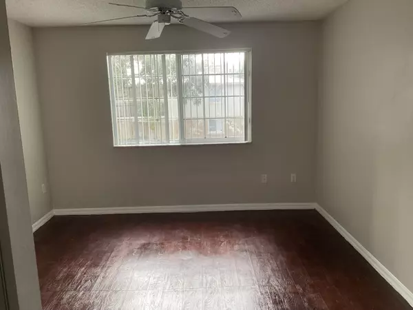 Royal Palm Beach, FL 33411,400 N Crestwood CT 403