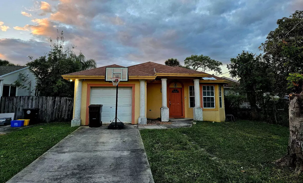 West Palm Beach, FL 33401,2109 Dock ST