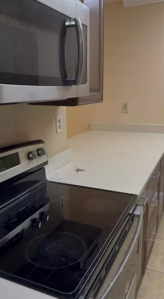 1880 N Congress AVE 401, West Palm Beach, FL 33401