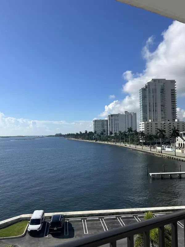 West Palm Beach, FL 33401,1200 S Flagler DR 504