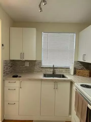 Sunrise, FL 33322,8350 Sunrise Lakes BLVD 204
