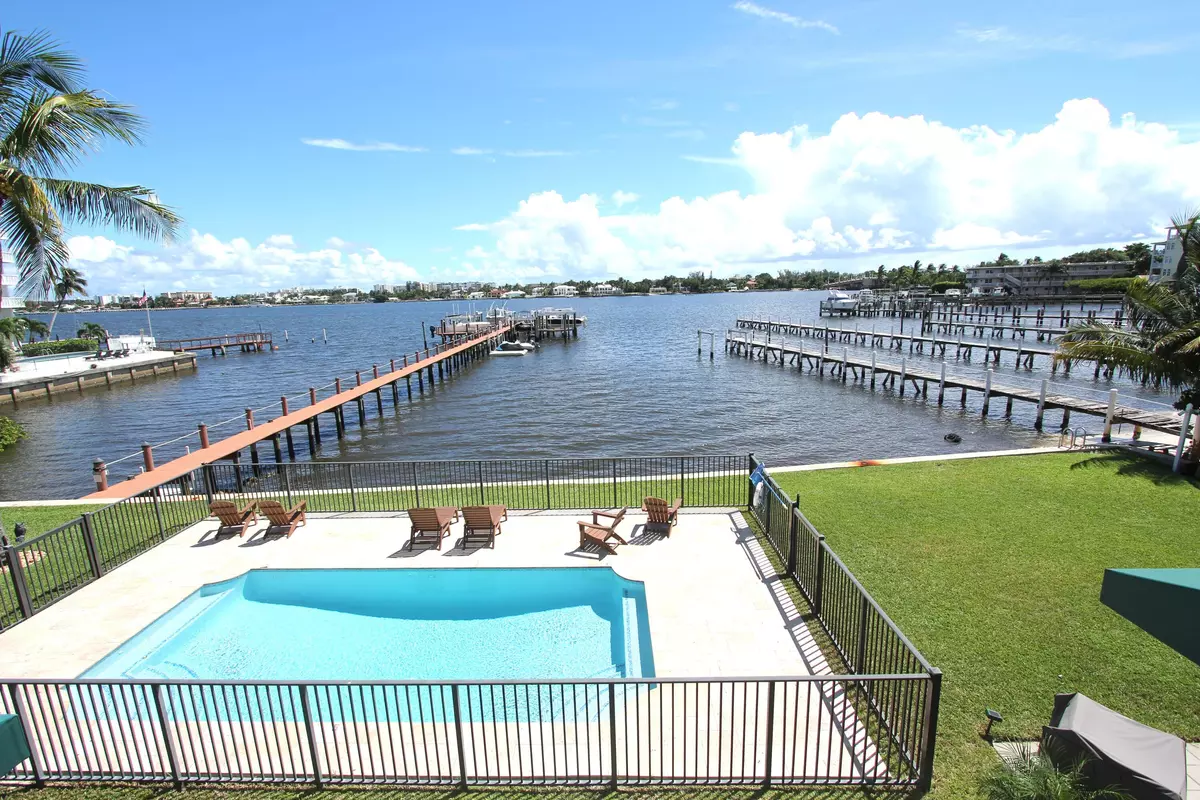 Lantana, FL 33462,330 N Lake DR