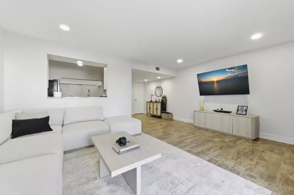 North Palm Beach, FL 33408,129 Lehane TER 131